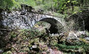 29 Il ponte romanico, si passa sull'altro versante...